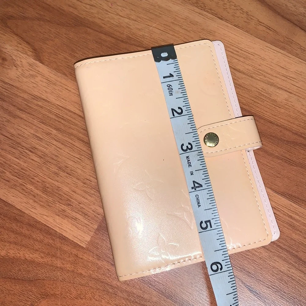 Authentic Louis Vuitton Marshmallow Vernis Leather Agenda